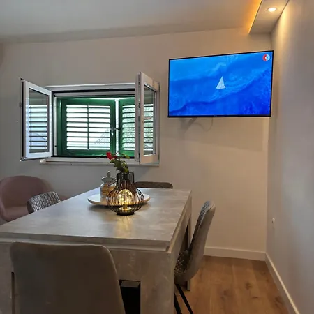 Apartment House Roza With Two Trogir