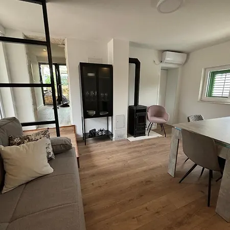 Apartment House Roza With Two Trogir