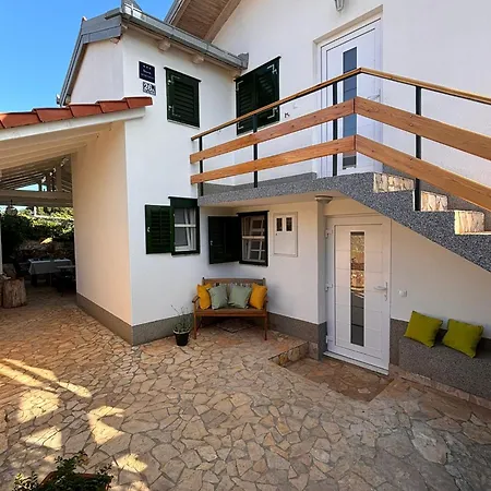 House Roza With Two Apartment *