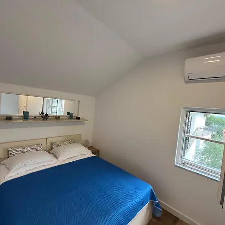 Apartment House Roza With Two