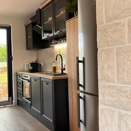 House Roza With Two Apartment *