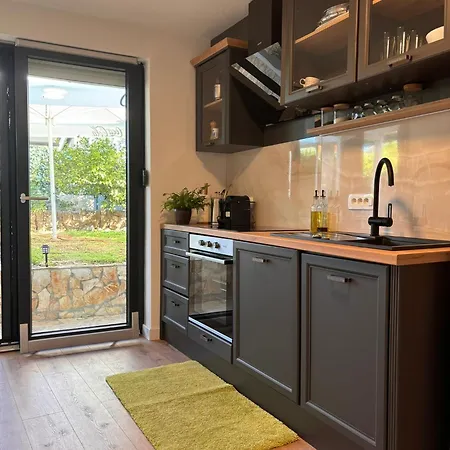 House Roza With Two Apartment Trogir